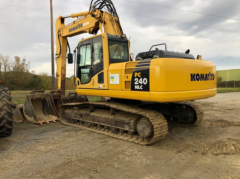 pelle KOMATSU PC 240